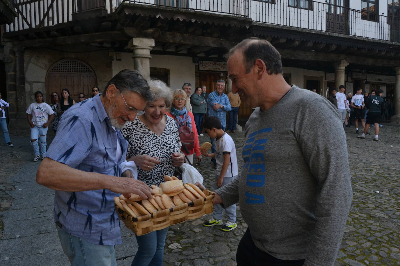 El Día del Trago envuelve en fiesta a La Alberca