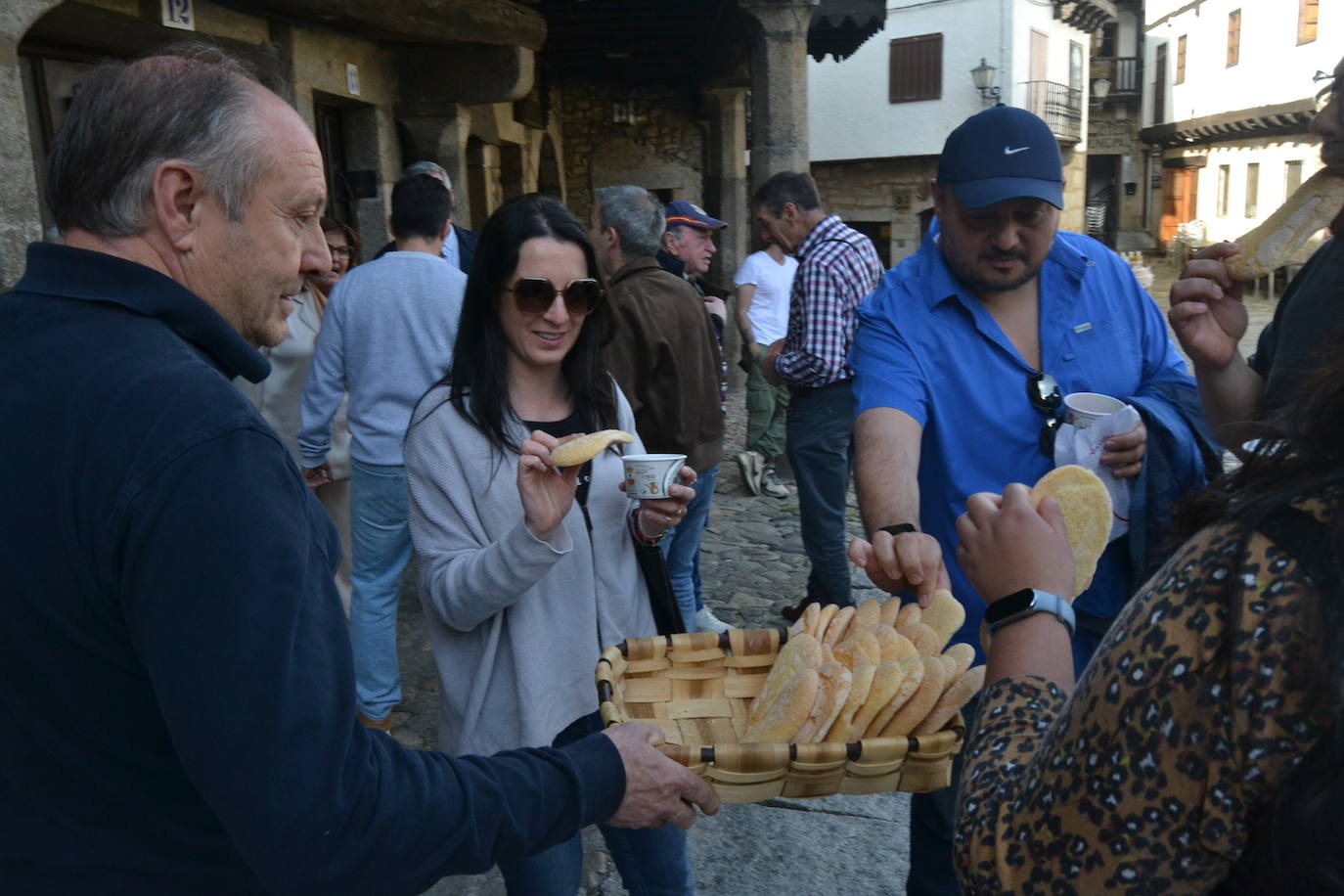 El Día del Trago envuelve en fiesta a La Alberca