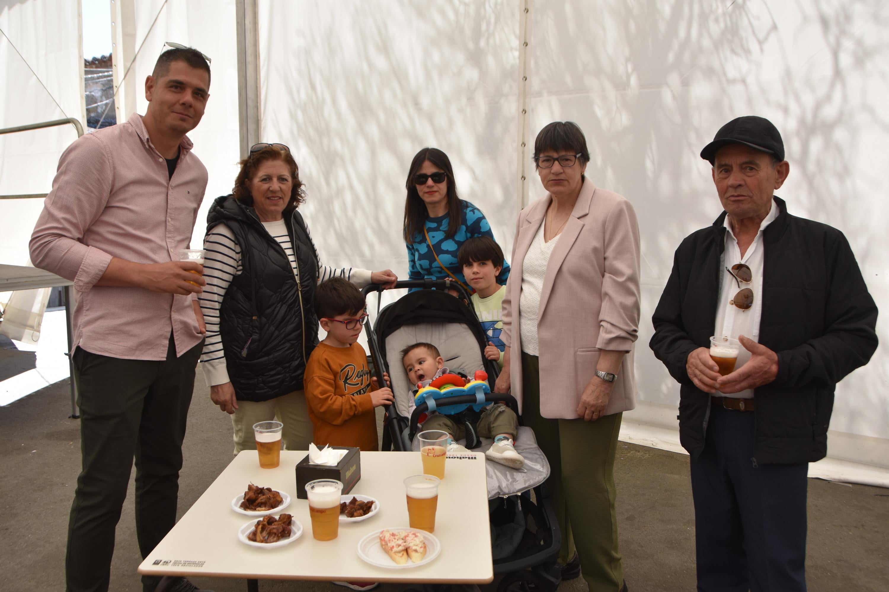 Torresmenudas cierra sus fiestas con música y devoción
