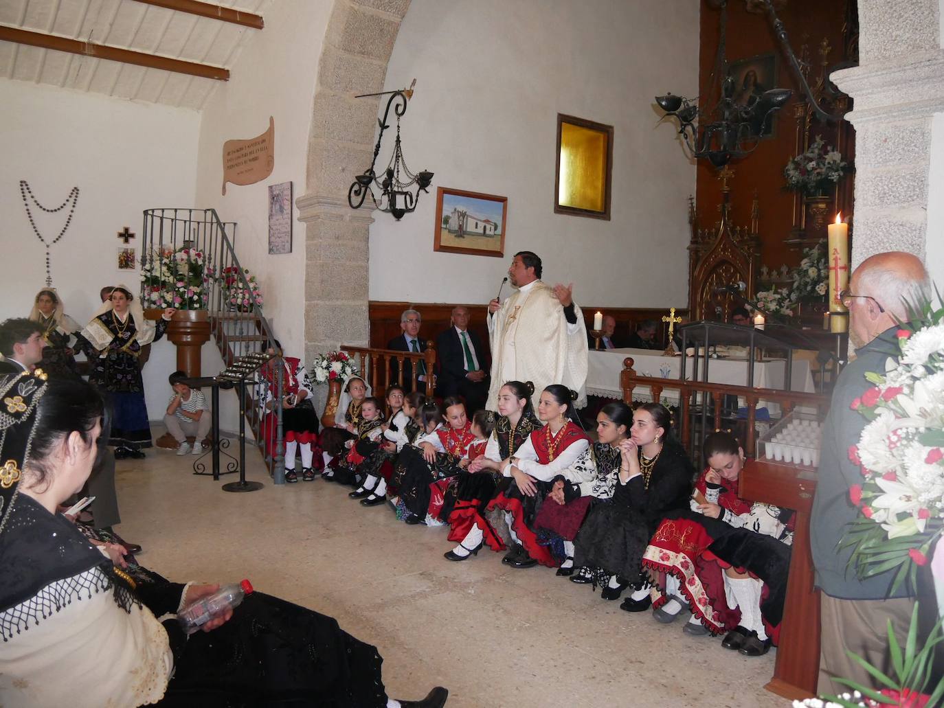 Linares de Riofrío disfruta de un intenso día en honor a la Virgen del Buen Suceso