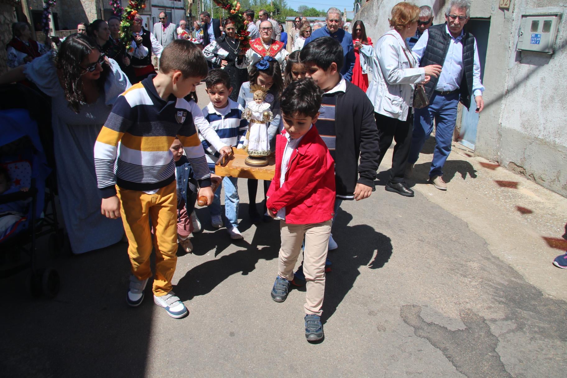 Vega de Tirados rinde honores al Cristo de las Aguas