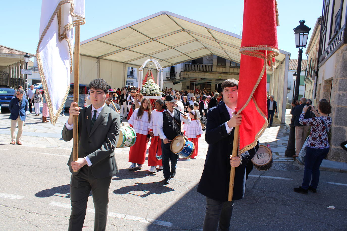 Linares de Riofrío disfruta de un intenso día en honor a la Virgen del Buen Suceso