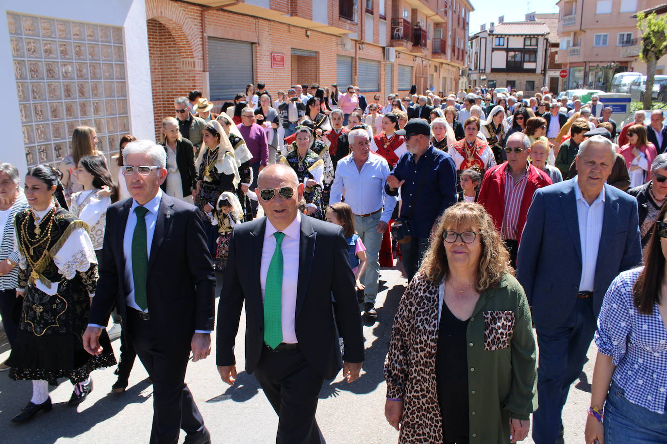 Linares de Riofrío disfruta de un intenso día en honor a la Virgen del Buen Suceso