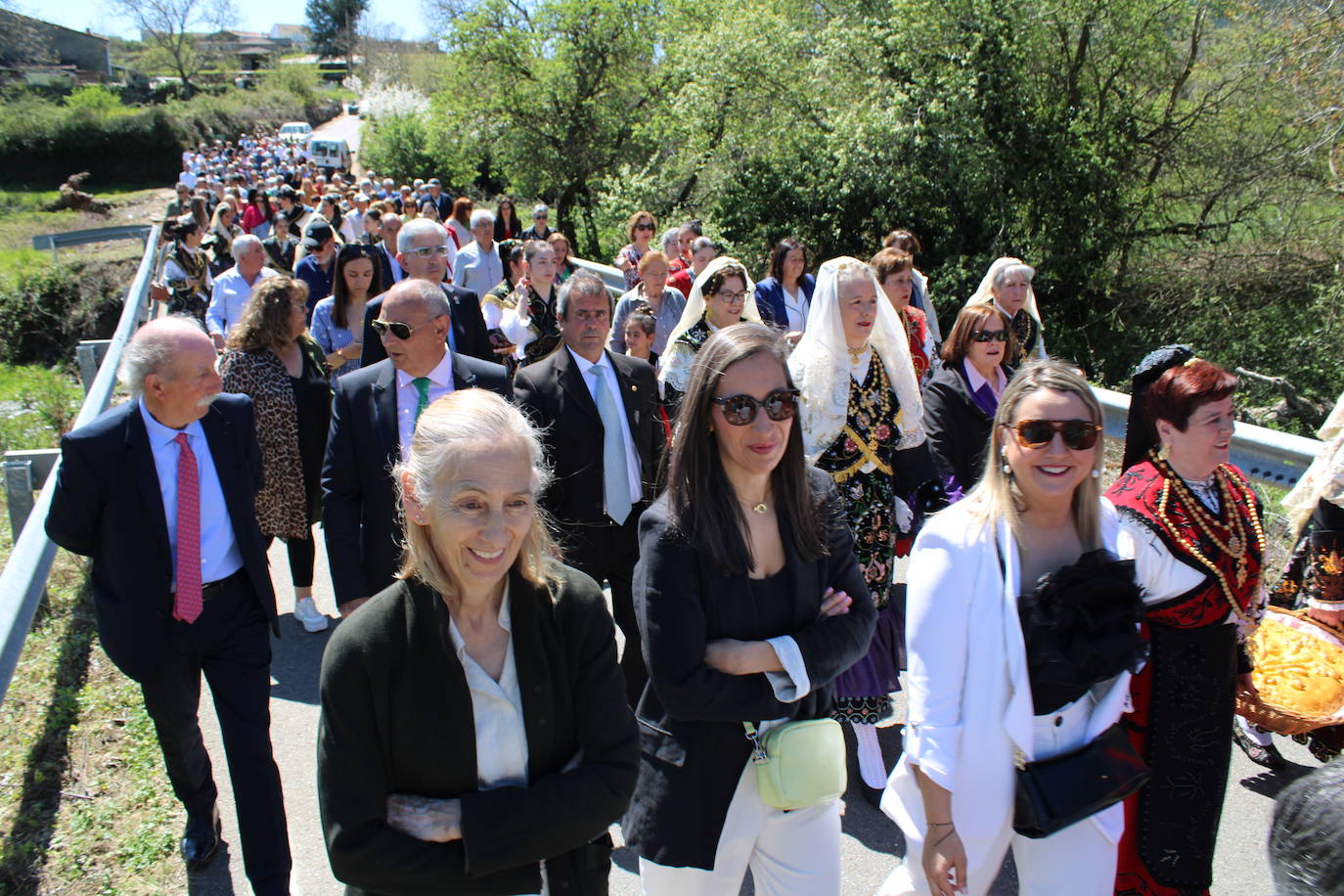 Linares de Riofrío disfruta de un intenso día en honor a la Virgen del Buen Suceso