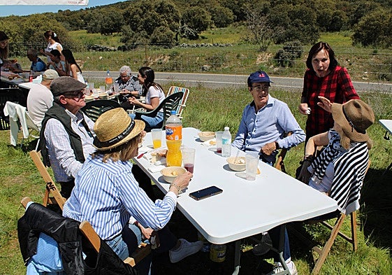 Los vecinos disfrutaron de un agradable día de romería