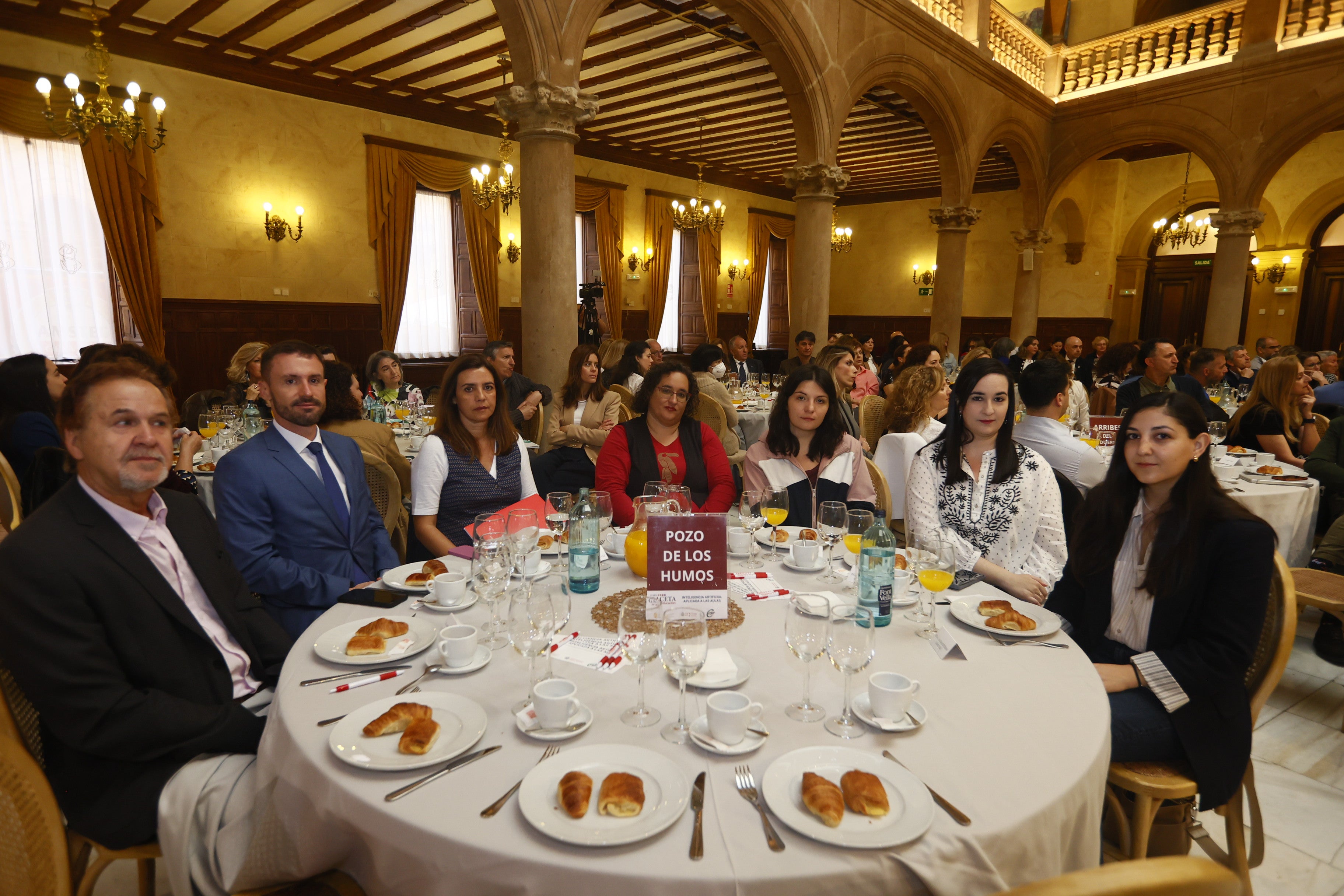 Antonio Víctor Martín (Universidad de Salamanca), Adrián Rodríguez (El Corte Inglés), Susana Sánchez (LA GACETA), Miriam Moro (CSIF), Virginia Aguayo, Laura García y Laura Esteban (Universidad de Salamanca).
