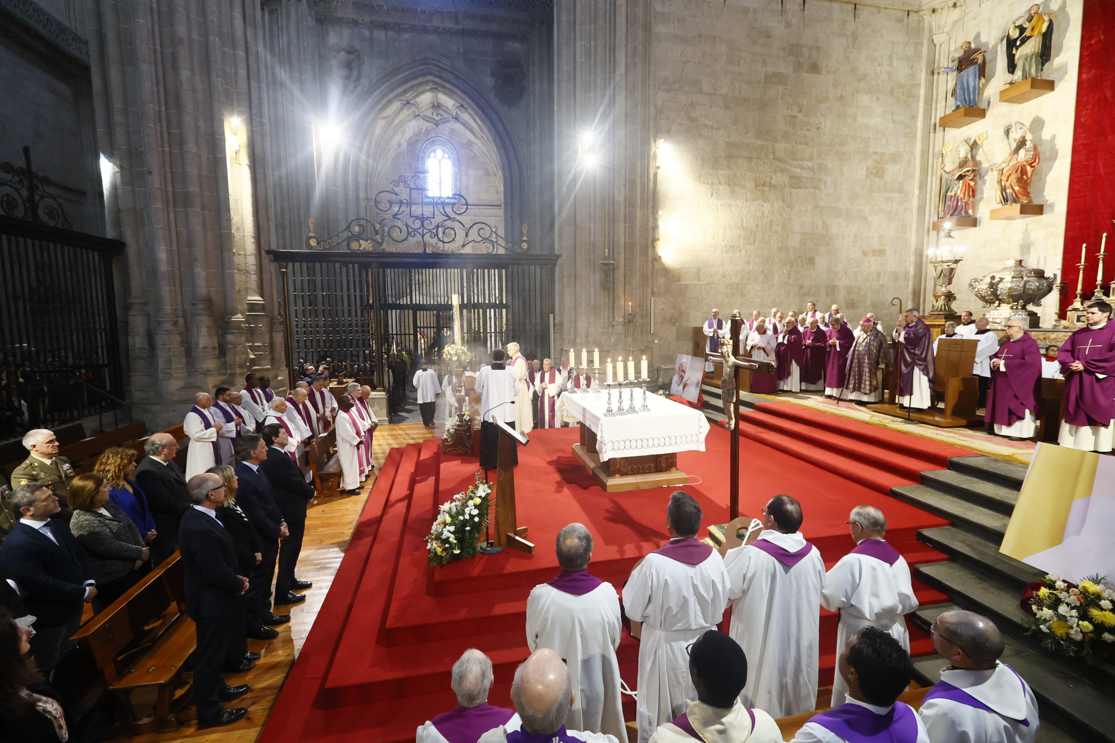 Multitudinaria despedida al papa Francisco