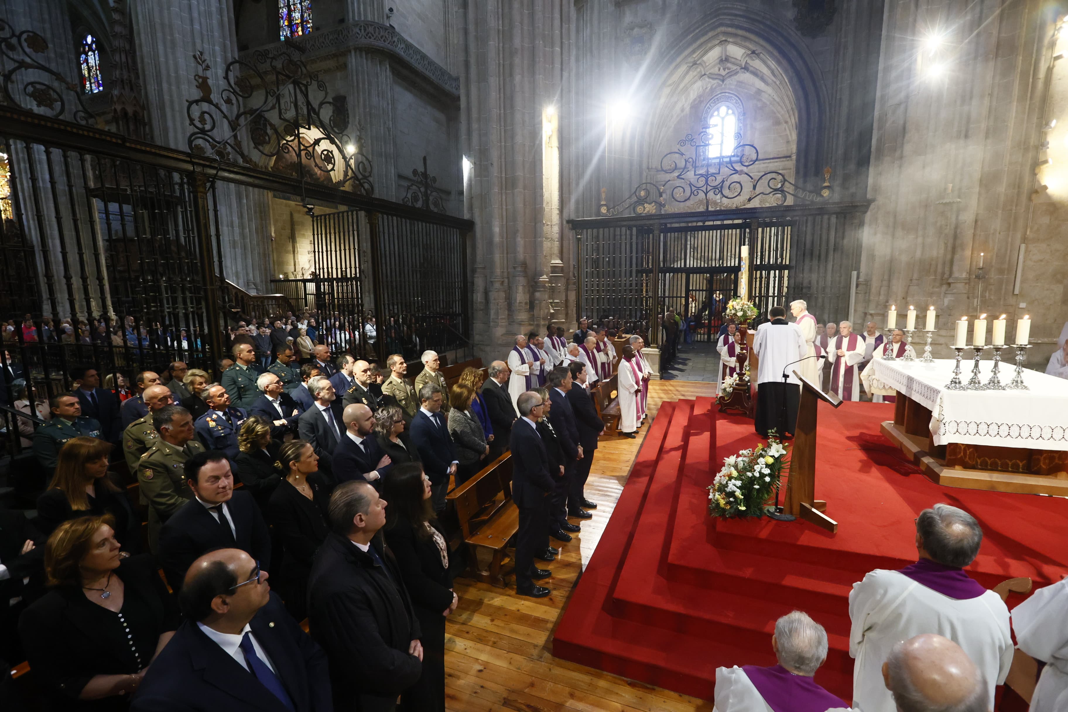 Multitudinaria despedida al papa Francisco