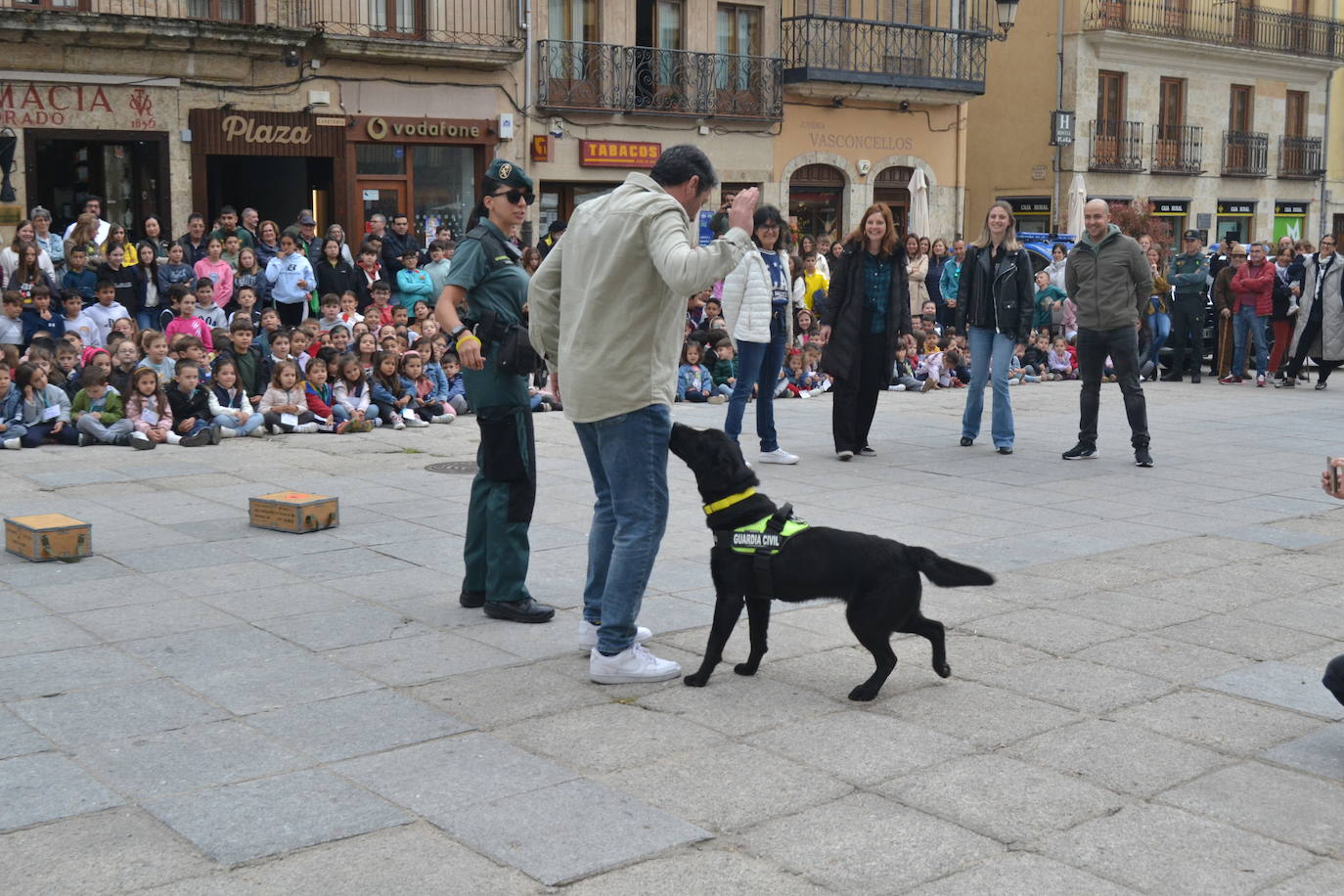 Más de mil escolares de Ciudad Rodrigo se dan cita en una exhibición de la Guardia Civil