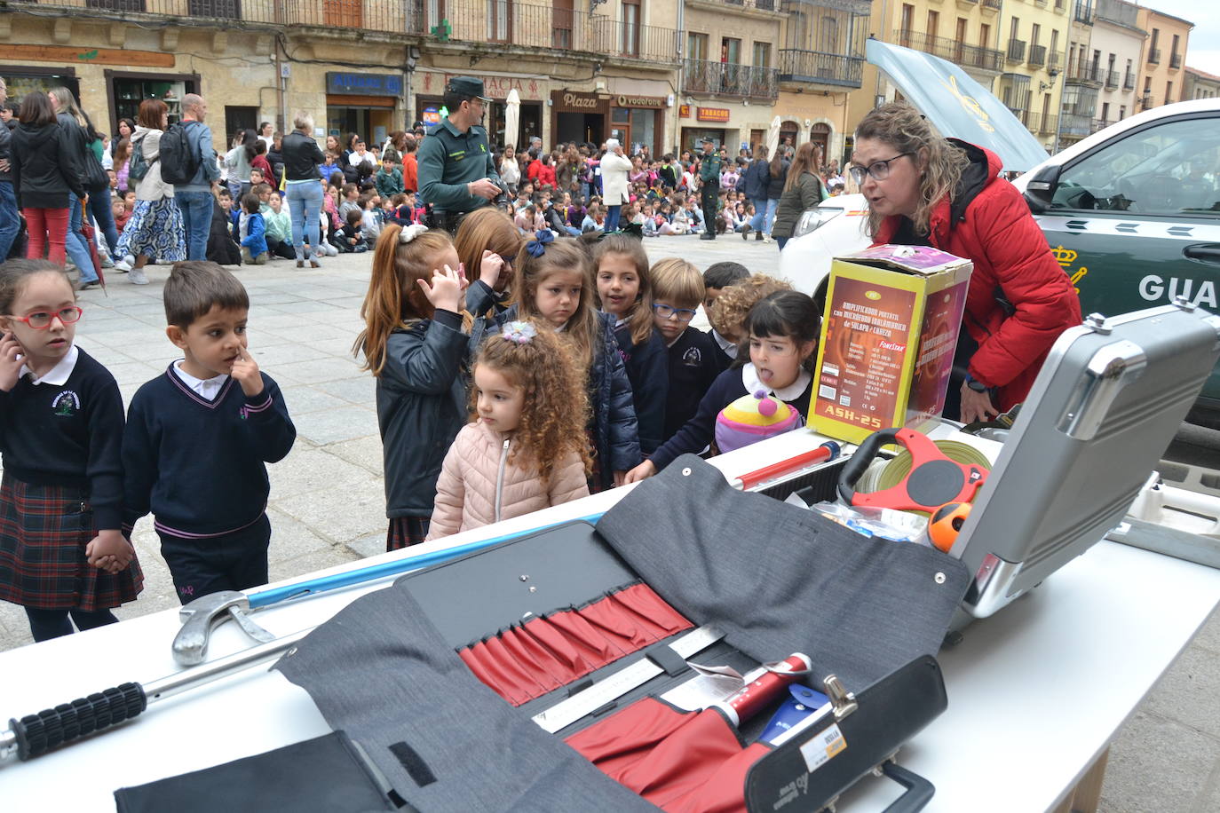 Más de mil escolares de Ciudad Rodrigo se dan cita en una exhibición de la Guardia Civil