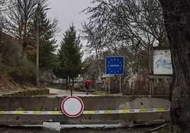 Imagen del acceso a la localidad.