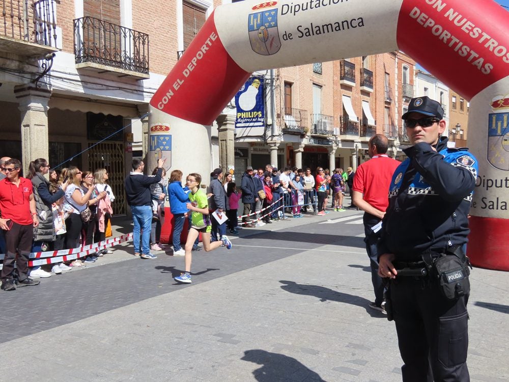 Jorge Hernandez y María José Carpio ganan la XXXI carrera &#039;Hijos, padres y abuelos&#039; de Peñaranda de Bracamonte