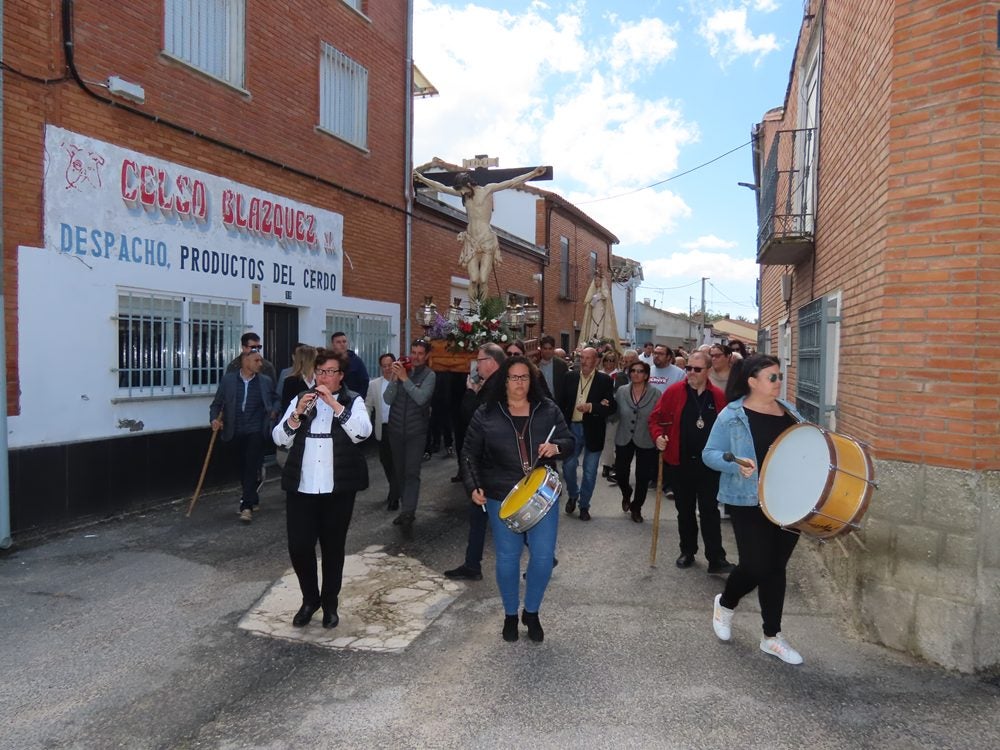 Procesión en honor al Santo Cristo del Monte por las calles de Alaraz