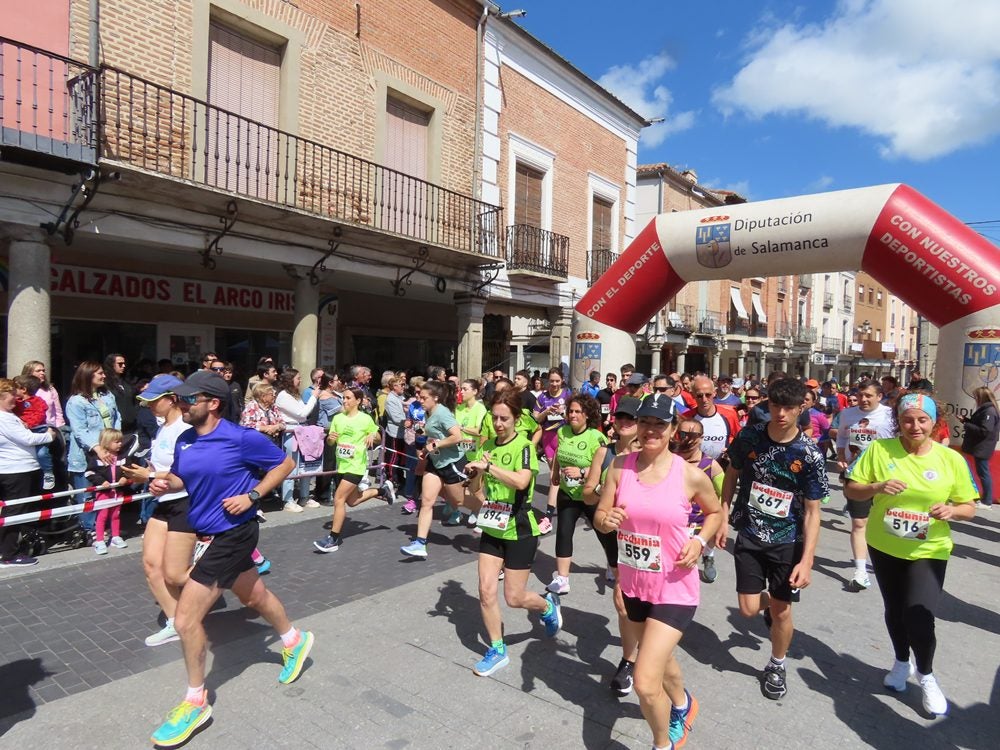 Jorge Hernandez y María José Carpio ganan la XXXI carrera &#039;Hijos, padres y abuelos&#039; de Peñaranda de Bracamonte