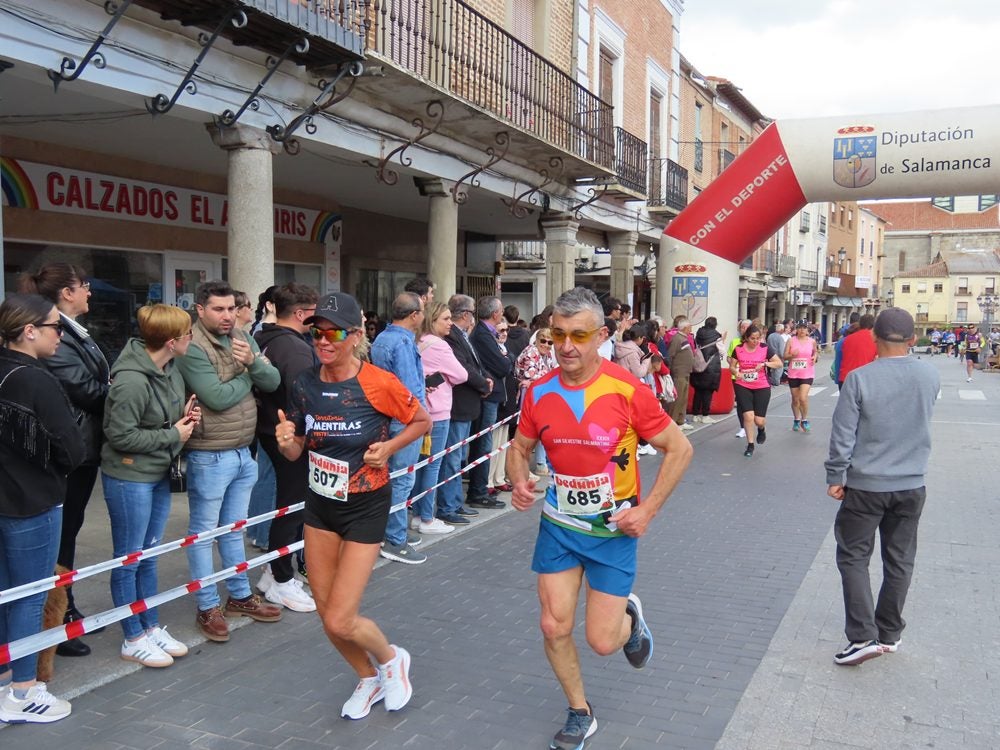 Jorge Hernandez y María José Carpio ganan la XXXI carrera &#039;Hijos, padres y abuelos&#039; de Peñaranda de Bracamonte