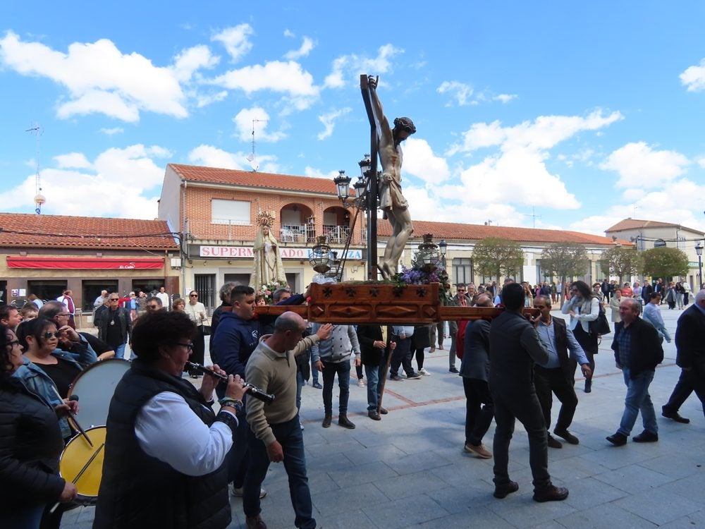 Procesión en honor al Santo Cristo del Monte por las calles de Alaraz