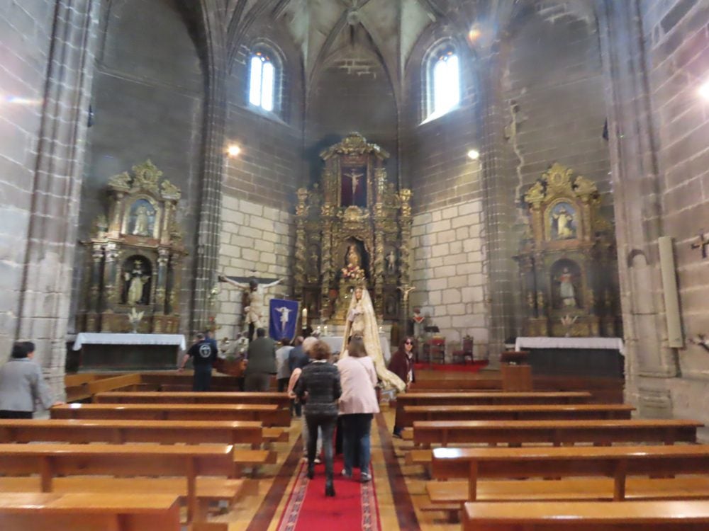Procesión en honor al Santo Cristo del Monte por las calles de Alaraz