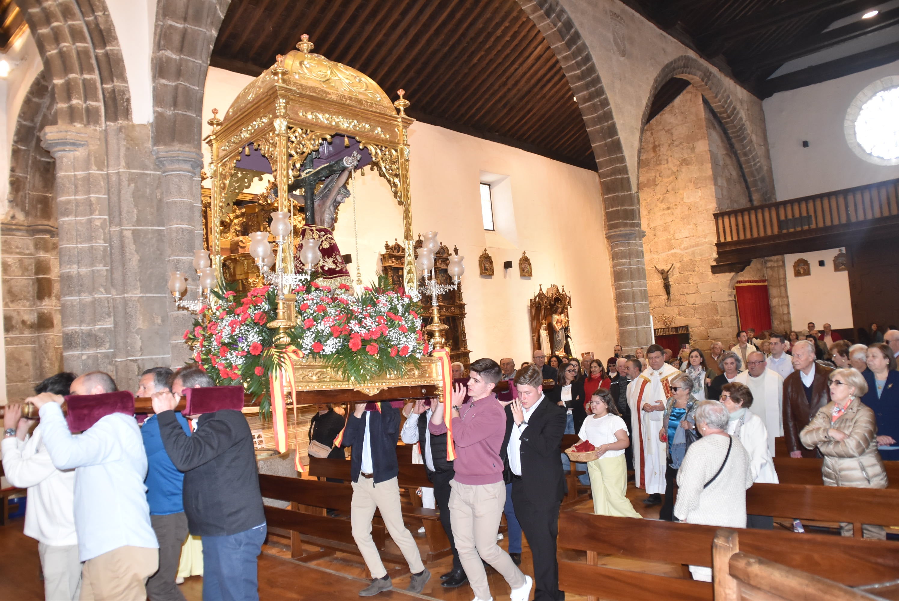 El Cristo del Refugio bendice un año más a Candelario