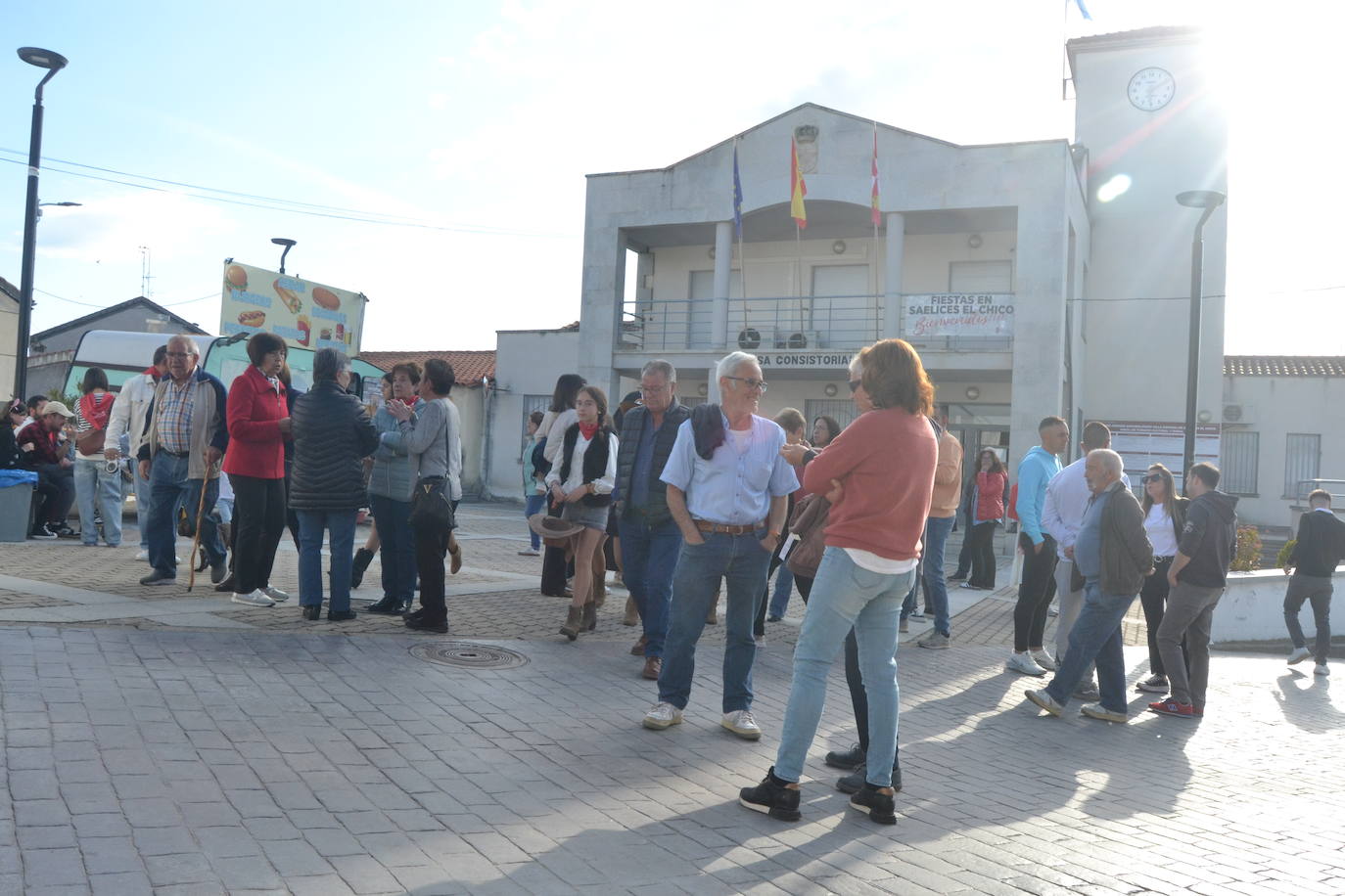 Saelices abre sus fiestas de la Santa Cruz mostrando su imaginación