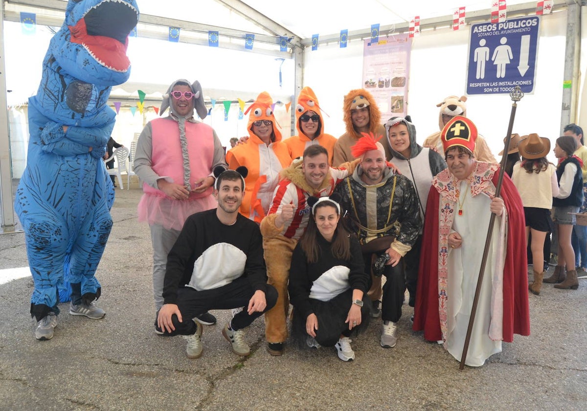 Saelices abre sus fiestas de la Santa Cruz mostrando su imaginación