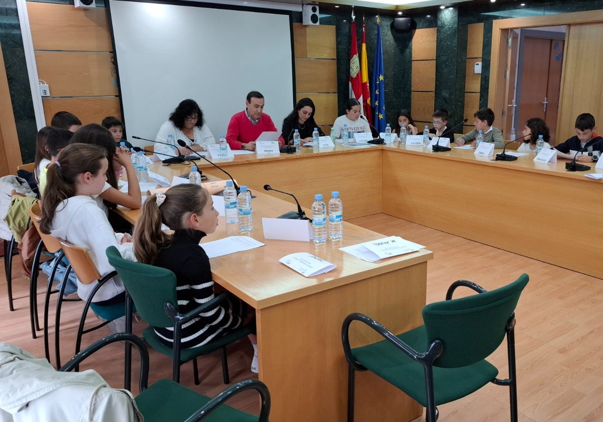 Los niños de Carbajosa apuestan por una campaña «anti colillas»