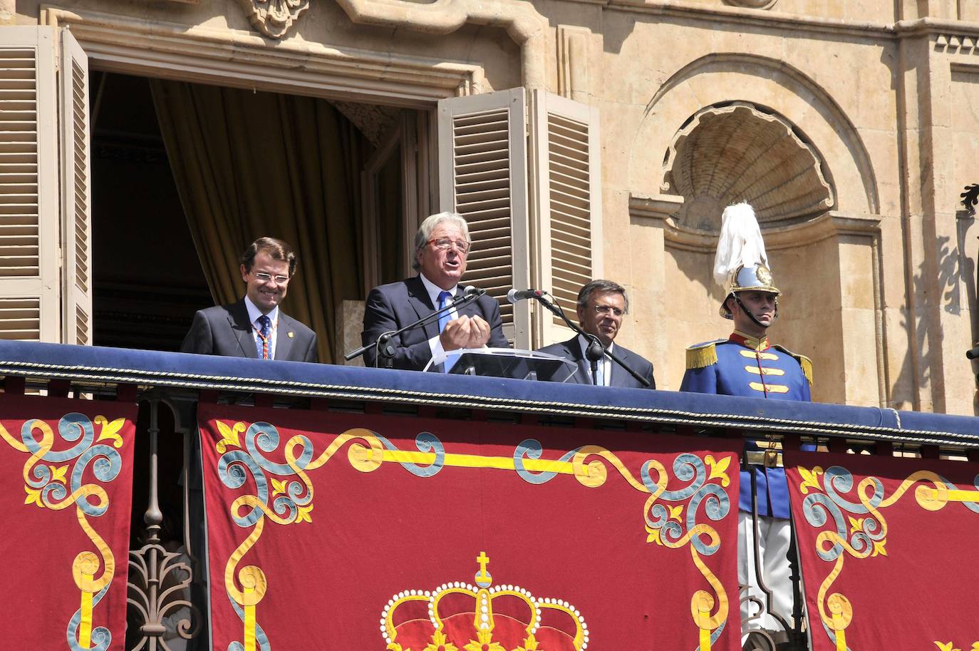 El día de la Virgen de la Vega de 2012, Jorge D'Alessandro dio el pregón de las Ferias y Fiestas de Salamanca. Aparece junto al alcalde Alfonso Fernández Mañueco y José Ignacio Bermúdez, director del Centro Penitenciario de Topas, con el que ha compartido numerosos actos solidarios. También ha ejercido de pregonero en otras localidades de la provincia.