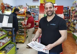 José María Herrero en su quiosco de María Auxiliadora.