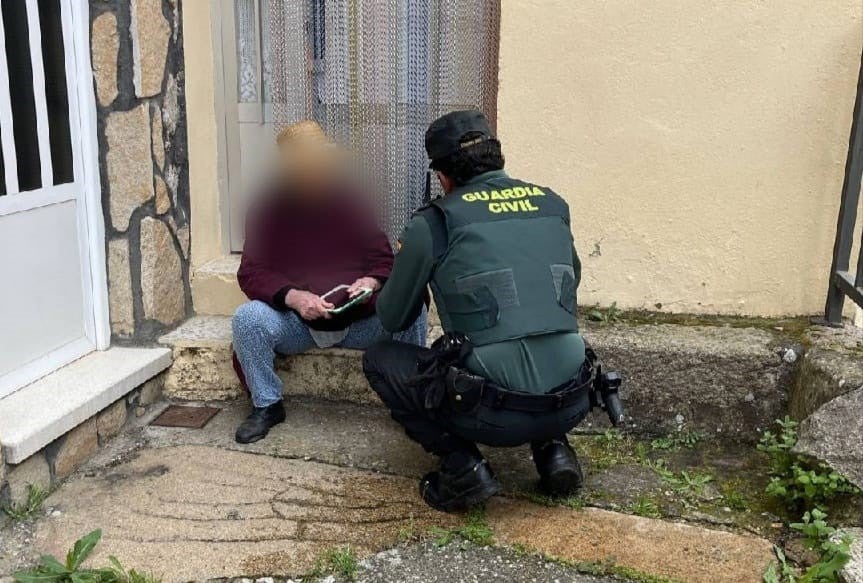 Un guardia civil fuera de servicio localiza a una mujer de 91 años desaparecida en Fermoselle