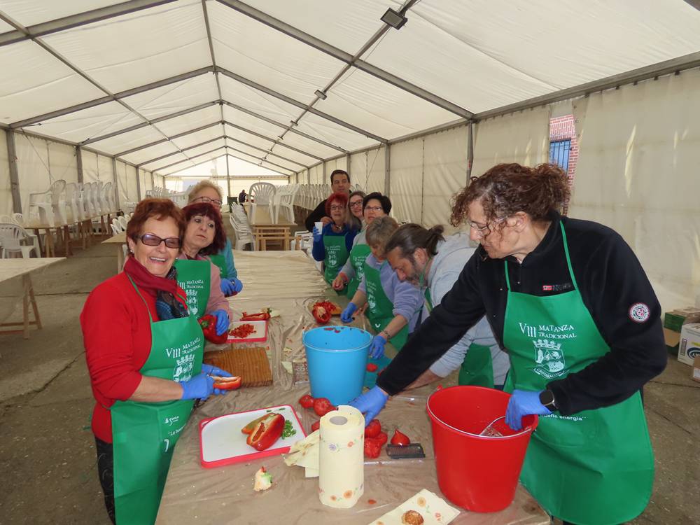 Recuerdos del pasado en la VIII Matanza Típica de Cantaracillo
