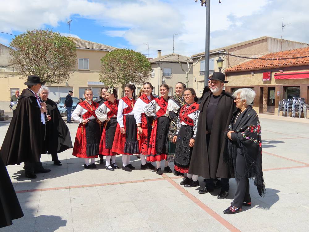Los amigos de la capa se ponen de gala en Alaraz