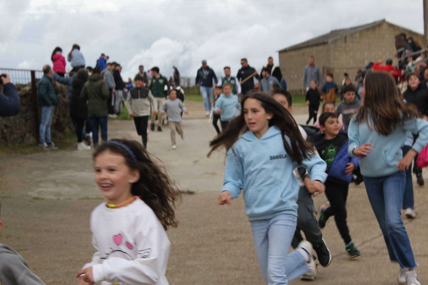 Fervor en el día central de la Santa Cruz de Saelices el Chico