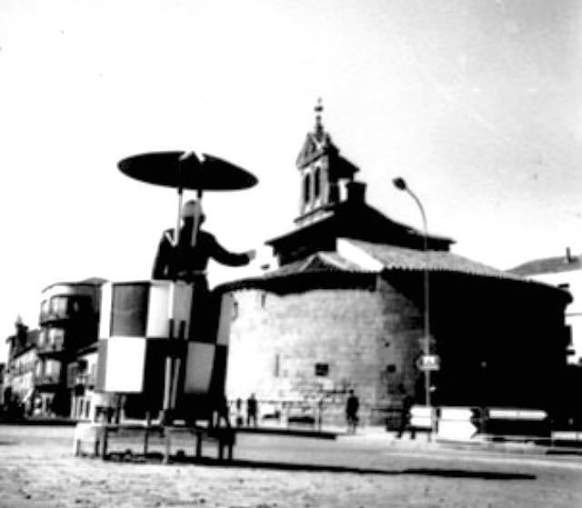 La puerta de Zamora, antes plaza del Ejército, también requería de la labor de los guardias para regular el tráfico.
