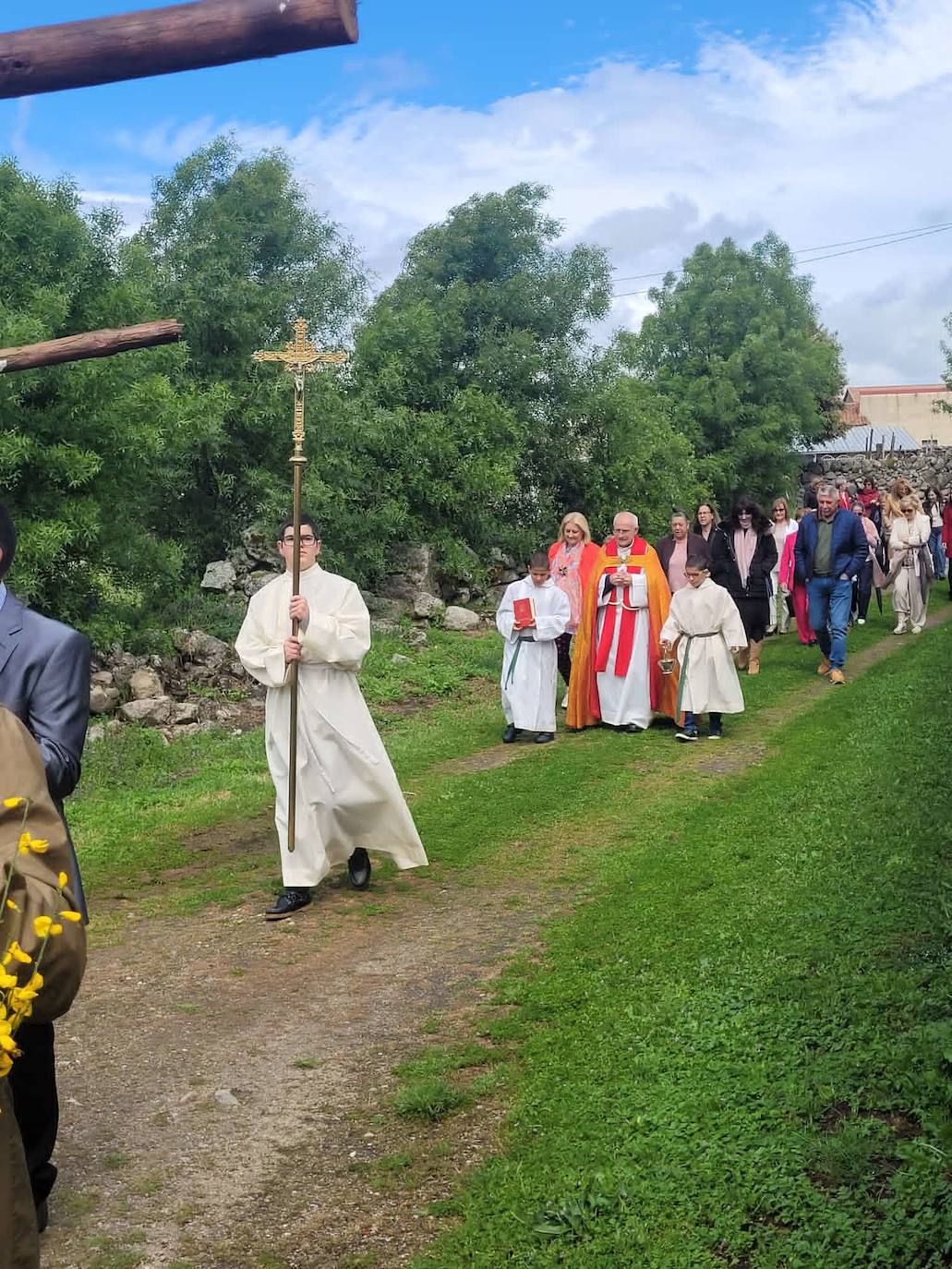 Valverde de Valdelacasa cumple con la tradición y celebra la Bendita Cruz de Mayo