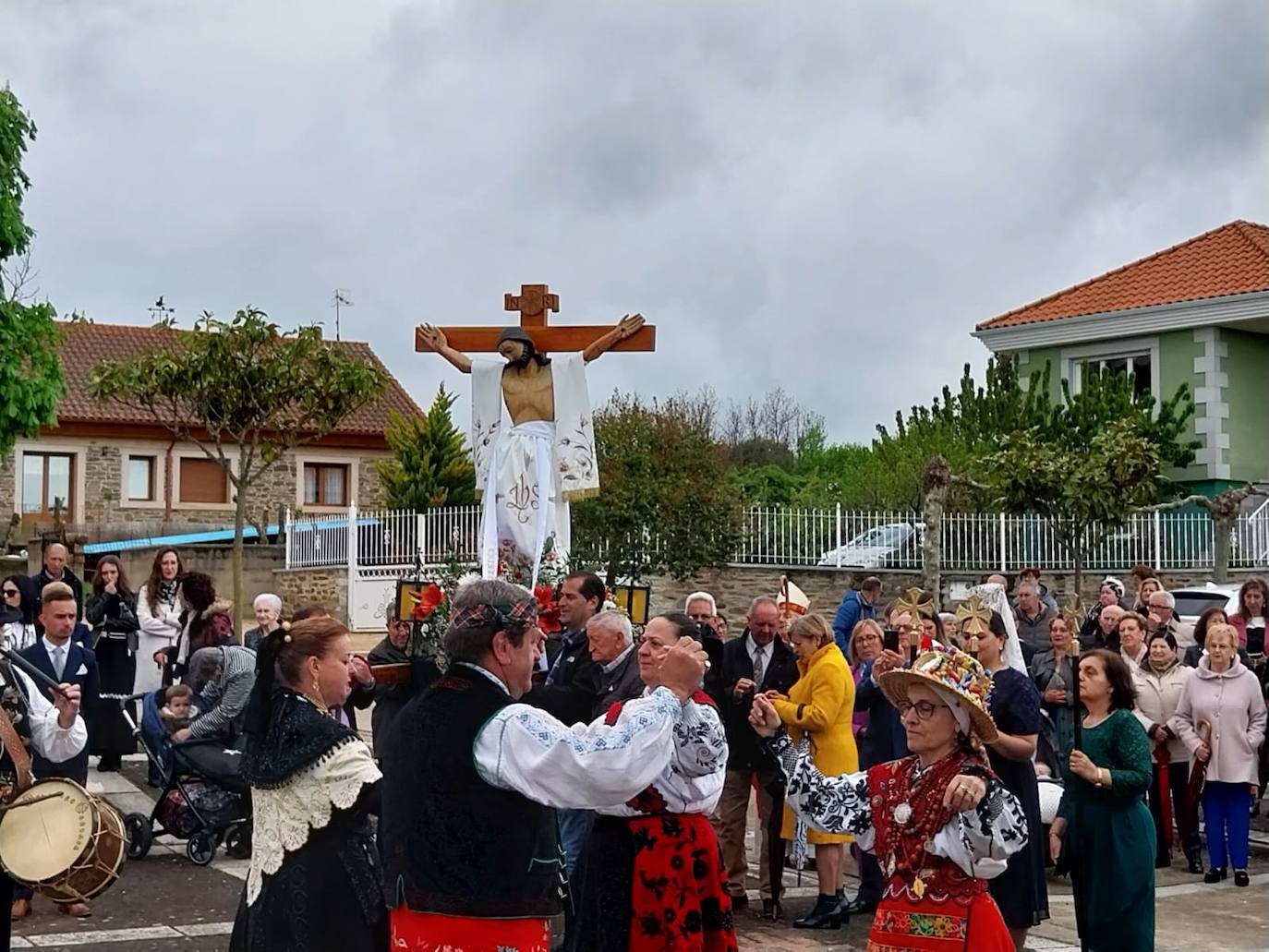 Escurial de la Sierra celebra la fiesta de la Santa Cruz