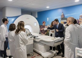 Imagen del estreno de la tecnología HIFU, en el servicio de Neurología.