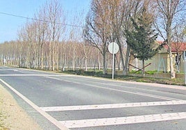 La entrada a la localidad de Éjeme desde la DSA-130.