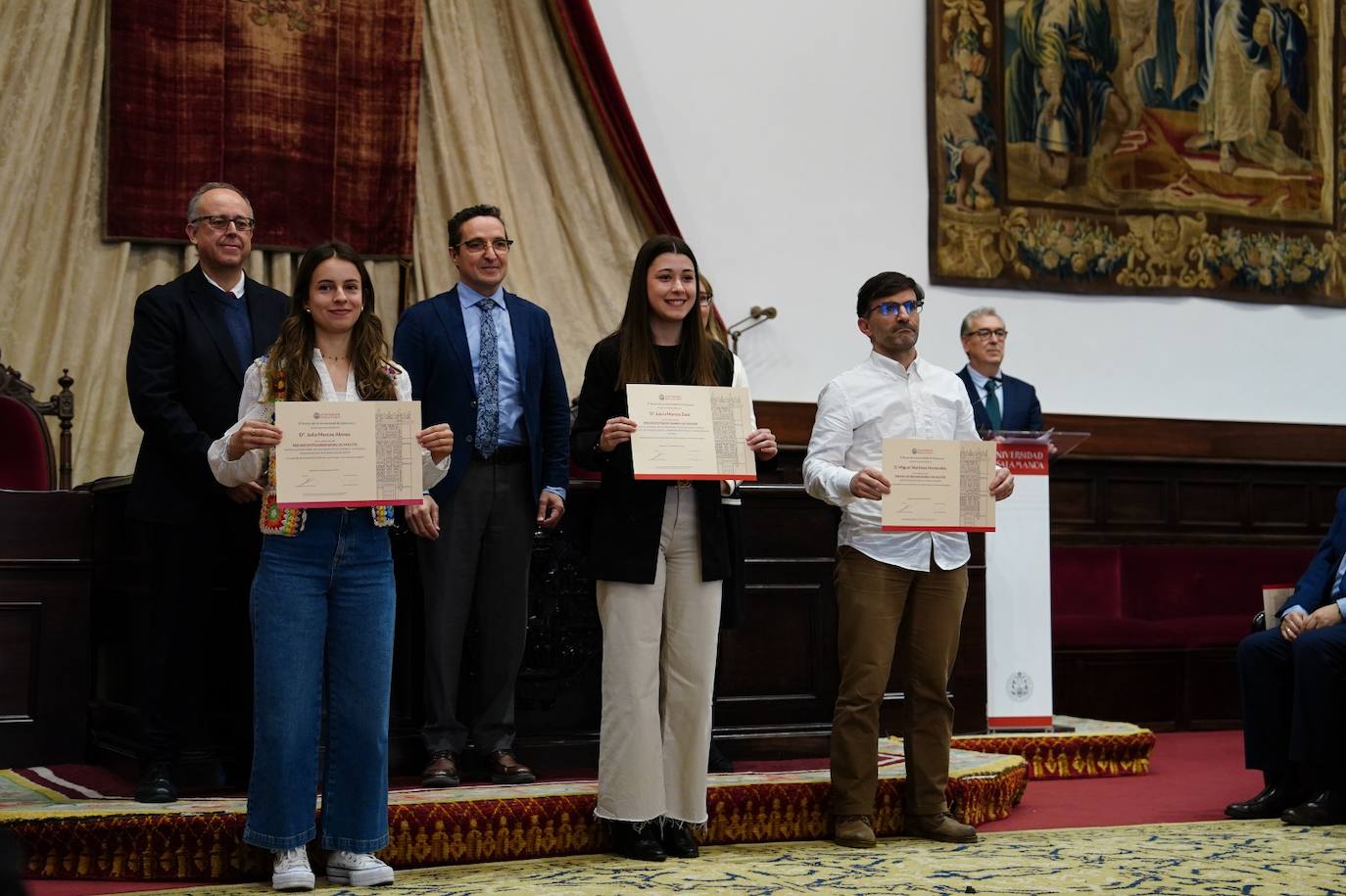 Alumnos cum laude: &quot;Son muchas noches de estudio...&quot;