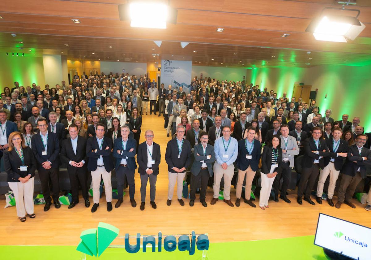 Unicaja reúne a más de 300 directivos para trasladar las claves de su Plan Estratégico 2025-2027