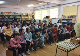 Escolares del colegio Carmen Martín Gaite de Santa Marta en el último taller.