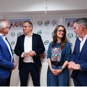 Federico Martín, Mario Gutiérrez, Isabel Madruga y Benjamín Castro, en la sede de CSIF Salamanca.