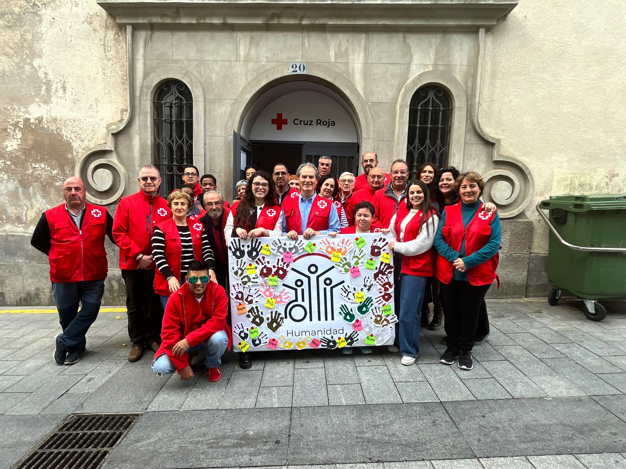 Béjar celebra el día de la Cruz Roja con una merienda para mayores y pequeños