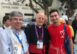 El agustino Jesús Torres, el primero por la izquierda.