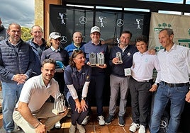 Foto de familia de los ganadores del torneo, en La Valmuza.