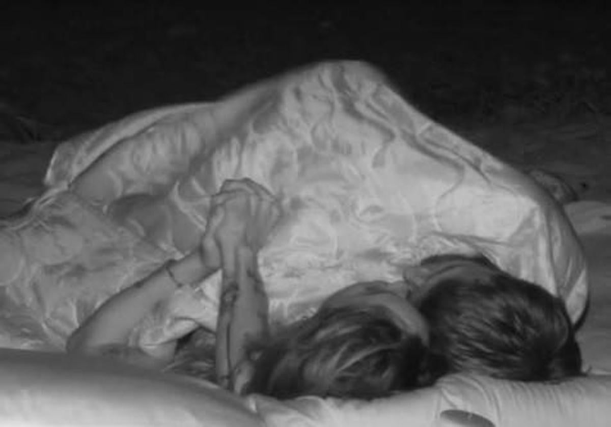 Montoya y Anita viven su noche más 'hot' en 'Supervivientes' tras declararse su amor: «Hay que estar ciego para...»
