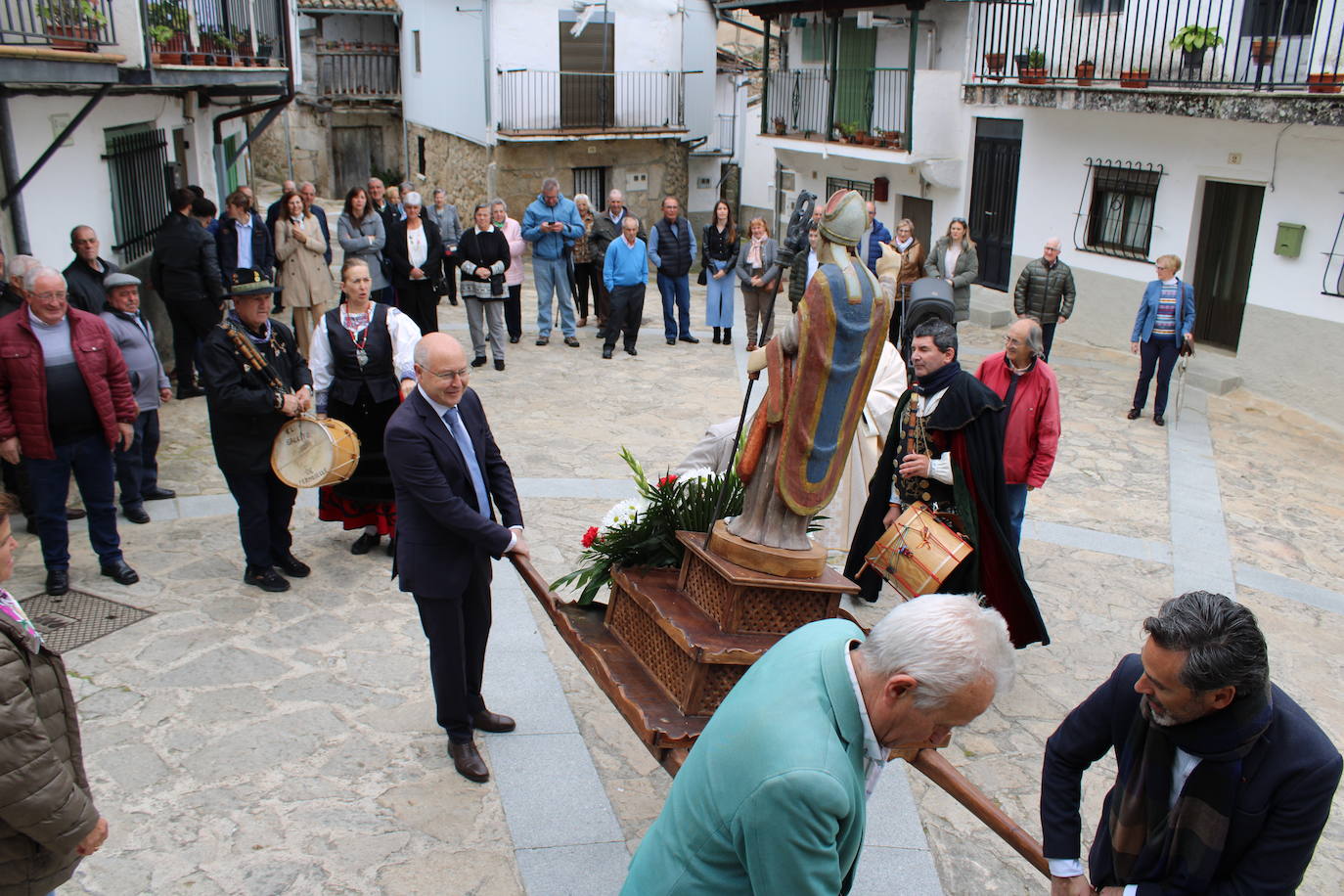 Cantagallo rinde honores a San Gregorio en un animado día de fiesta