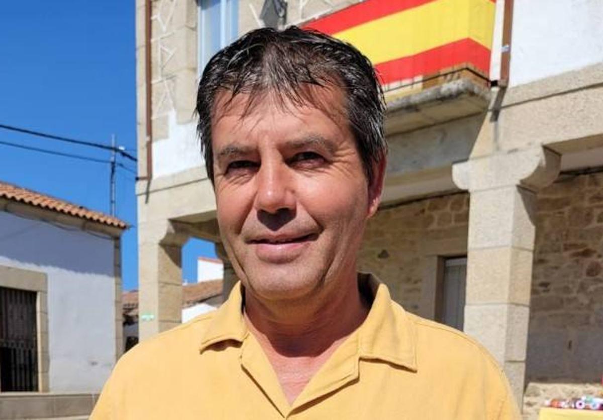 Manuel José Hernández, alcalde de Villares de Yeltes: «Contamos con nuevos espacios y mejoras en edificios municipales»