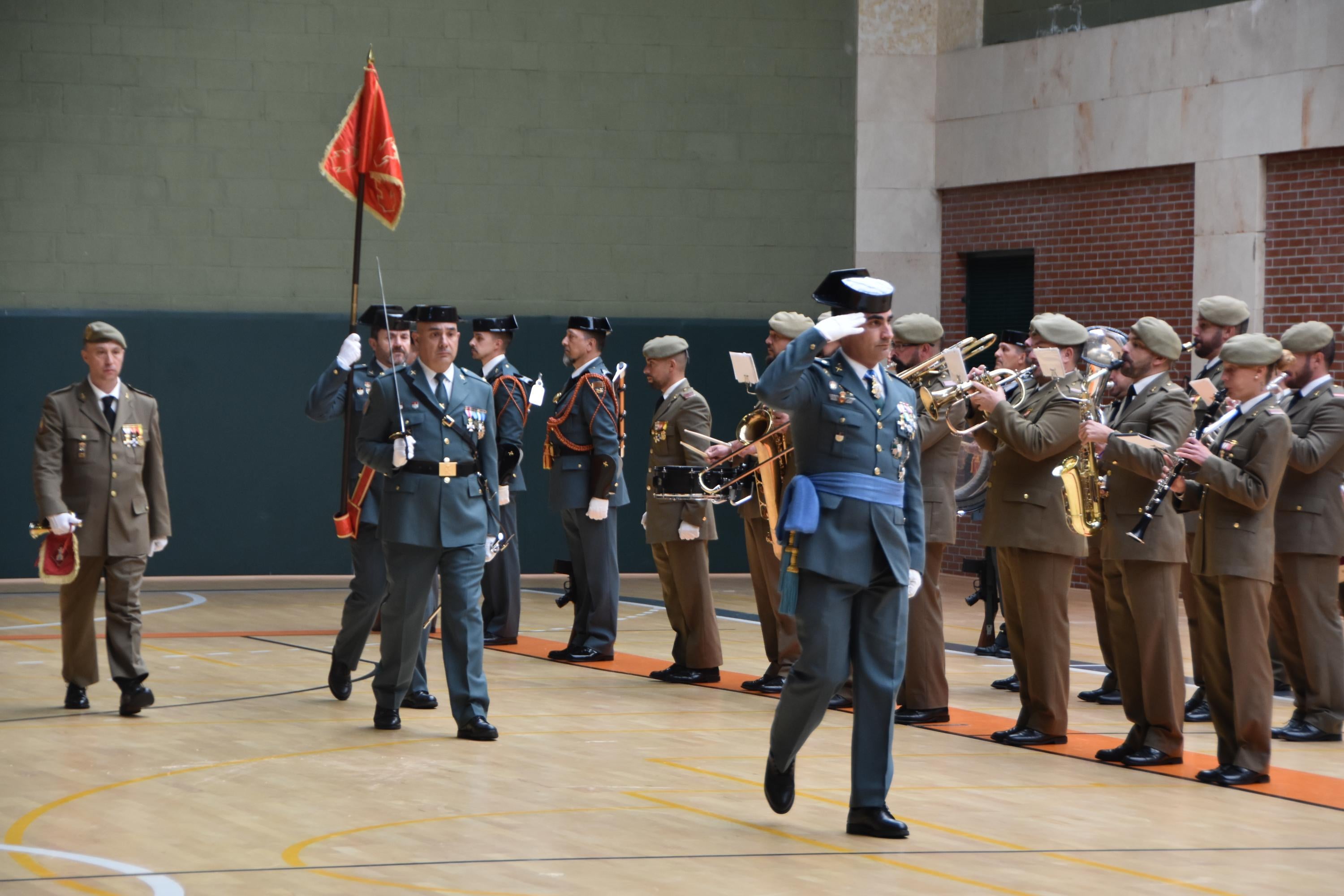 Carbajosa &#039;abraza&#039; a la Guardia Civil en su 181 aniversario