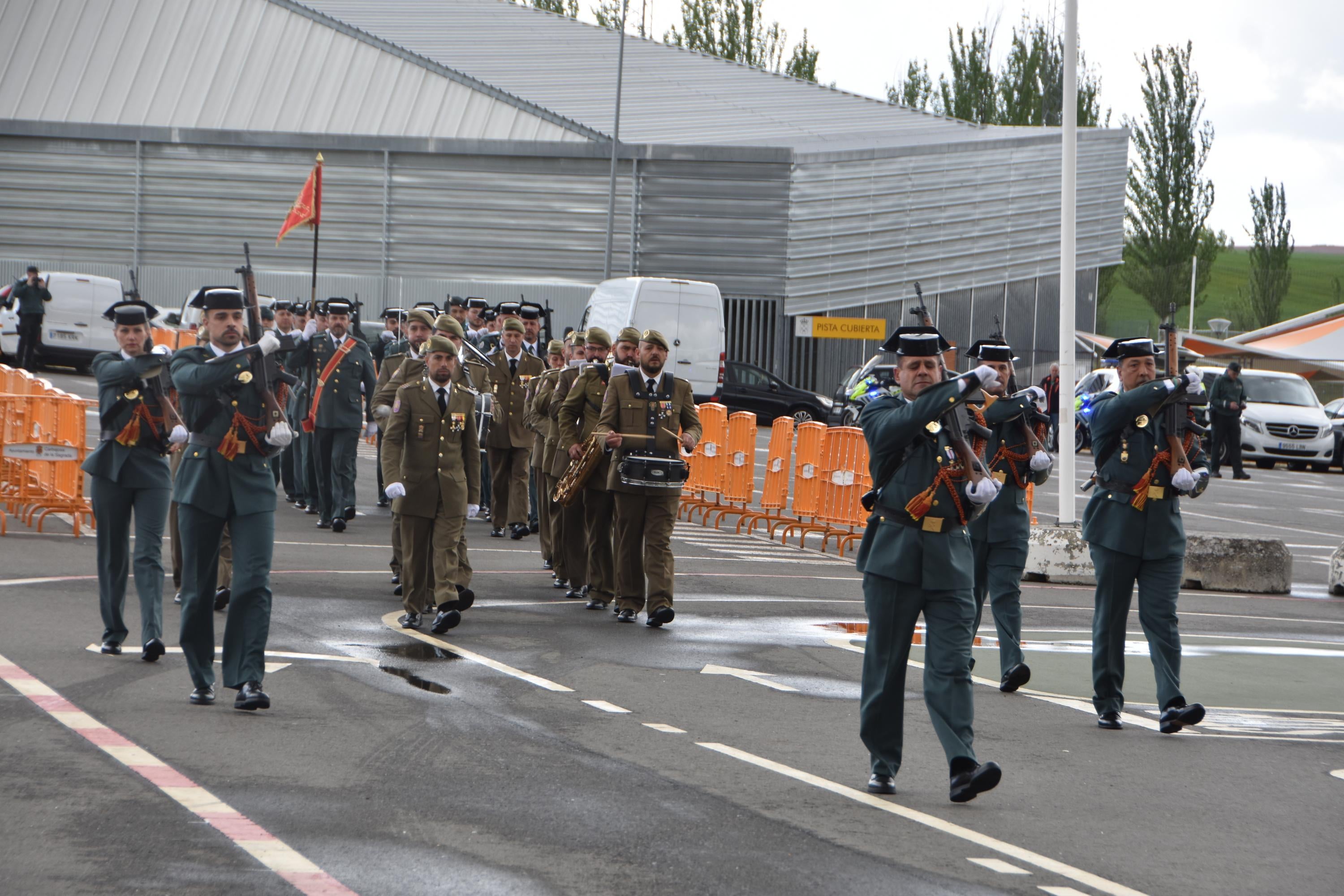 Carbajosa &#039;abraza&#039; a la Guardia Civil en su 181 aniversario