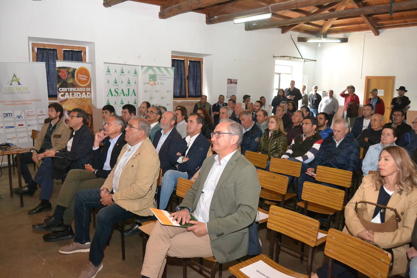 Exitosa jornada de promoción del vacuno de carne en Peralejos de Abajo