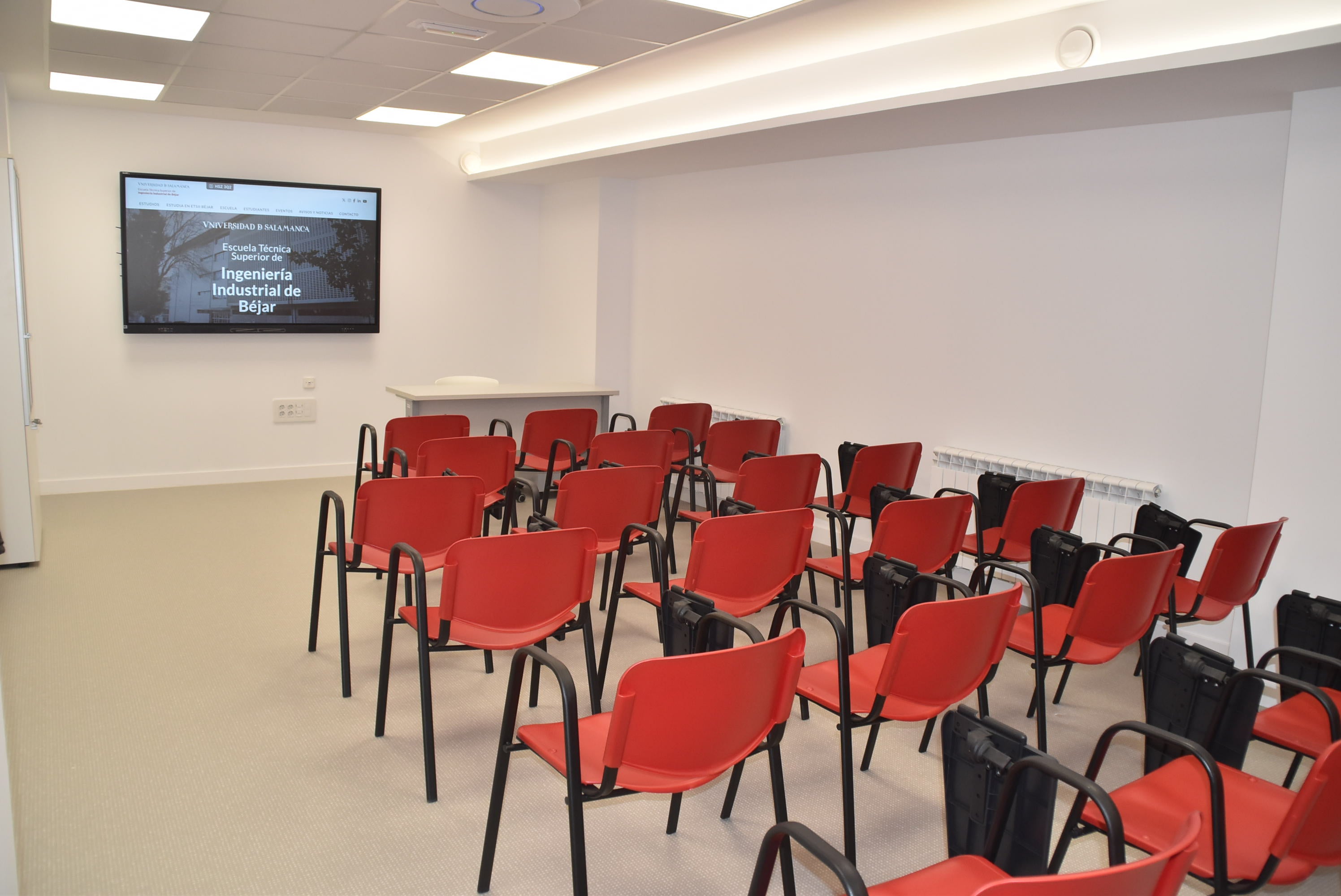 Béjar estrena el centro tecnológico empresarial con la mirada puesta en la llegada de más grados